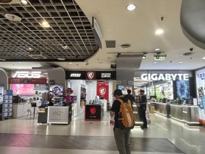 光華商場のメモリ事情