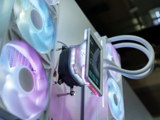 CORSAIRの新型AIO水冷「TITAN II ULTRA」