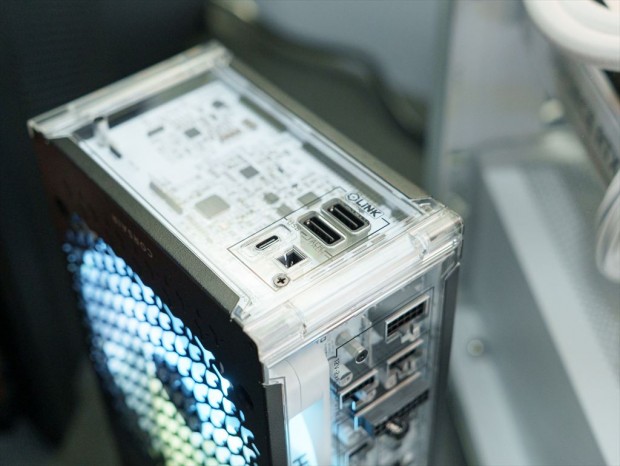 透明パネル採用の「HX1000i SHIFT CRYSTAL」