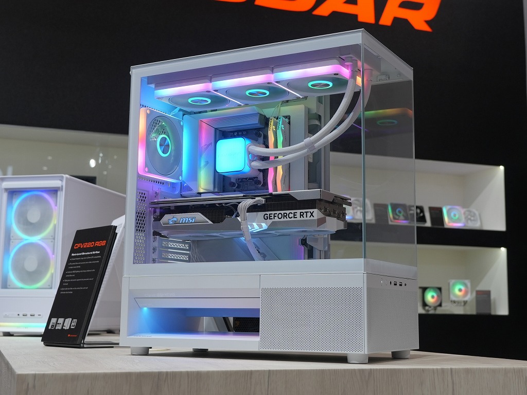 COMPUTEX 2026：COUGAR、Central Floating Ventilation採用の3面ガラス