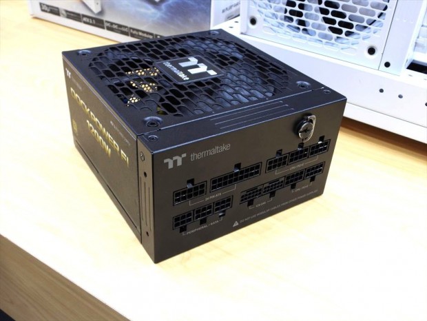 Thermaltake「DockPower FI」