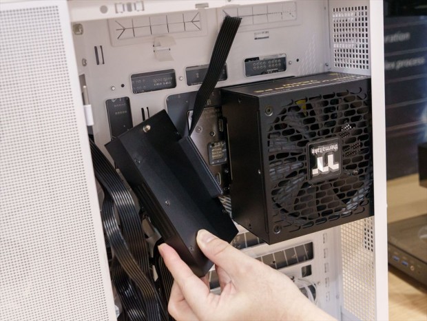 Thermaltake「DockPower FI」