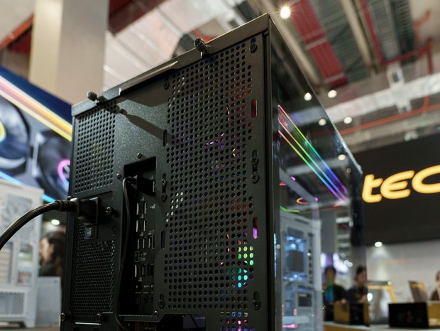 Antec「C9 Digital」