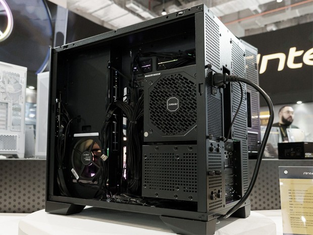 Antec「C9 Digital」