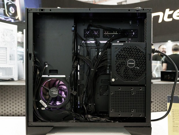 Antec「C9 Digital」