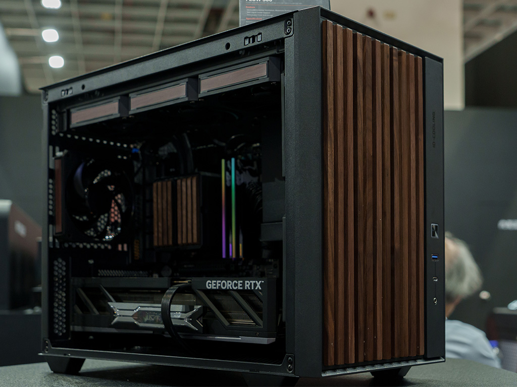 COMPUTEX 2026：魅せるより冷やす。ID-COOLINGのエアフロー重視型PC