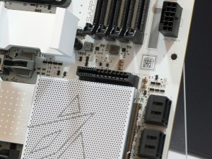 NITRO+ 870EA PHANTOM LINK EDITION
