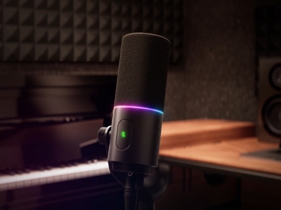 32ビットフロート録音に対応するプロ仕様ダイナミックマイク、Razer「Seiren V3 Pro」