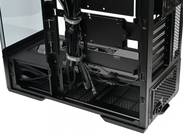 Antec「C6 Curve Air」