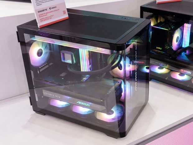 ADATAのCOMPUTEXブースレポート