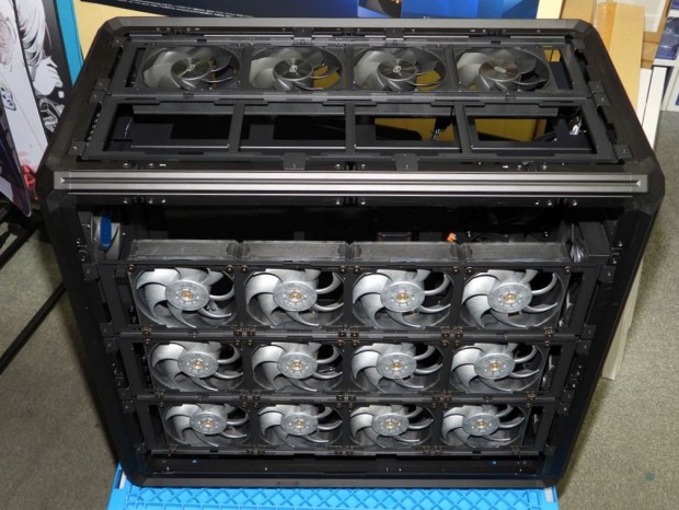 CPSの大型PCケース「SR700」が登場