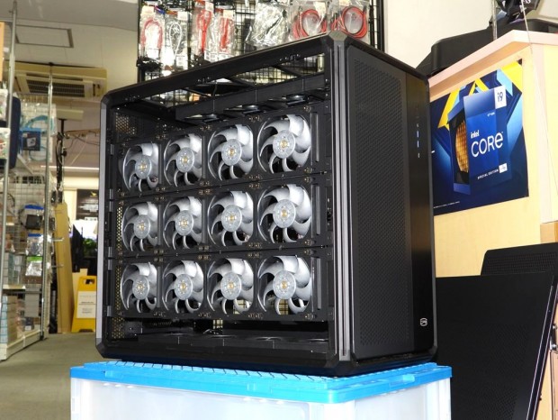 CPSの大型PCケース「SR700」が登場