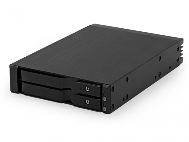 3.5インチベイを2.5インチホットスワップベイ×2にするベイアダプタ「DIR-SG220」発売