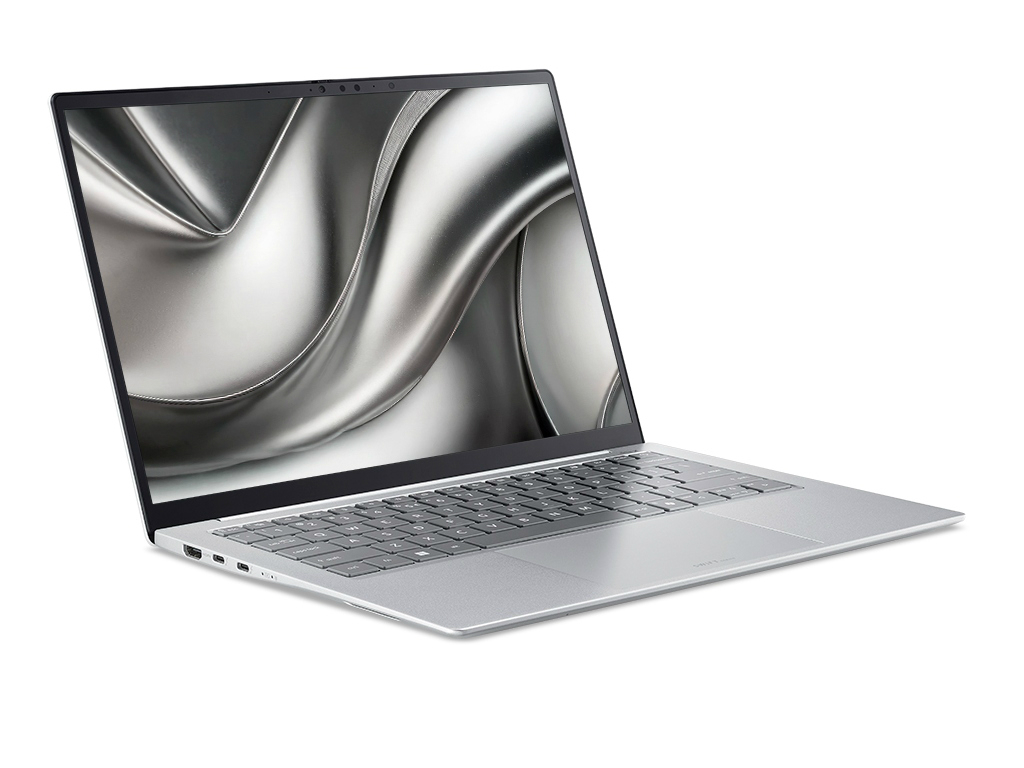 960gの超軽量ボディに32GBメモリ搭載、14型OLEDノート「Swift Edge 14