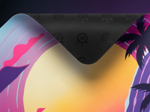 SteelSeries、夏らしい薄型ゲーミングマウスパッド「QcK Topographic」「QcK Neon Sunset」