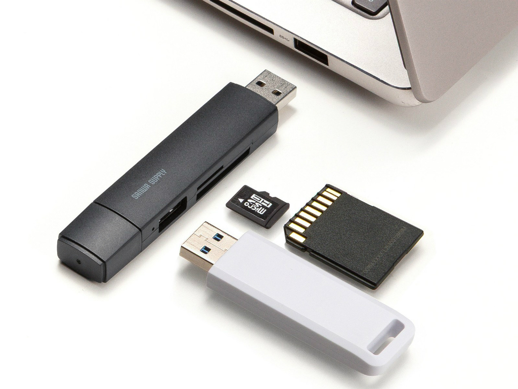 サンワサプライ、USB Type-C/A両対応の直挿し型SD/microSDカード