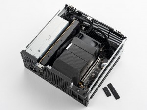 MINISFORUM「MS-02 Ultra」レビュー