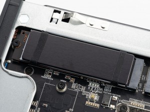 MINISFORUM「MS-02 Ultra」レビュー