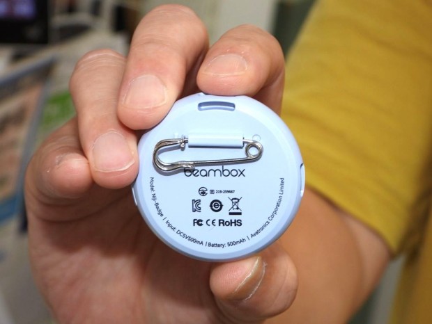 デジタル缶バッジ「Niji Badge Blue」をコレオシ