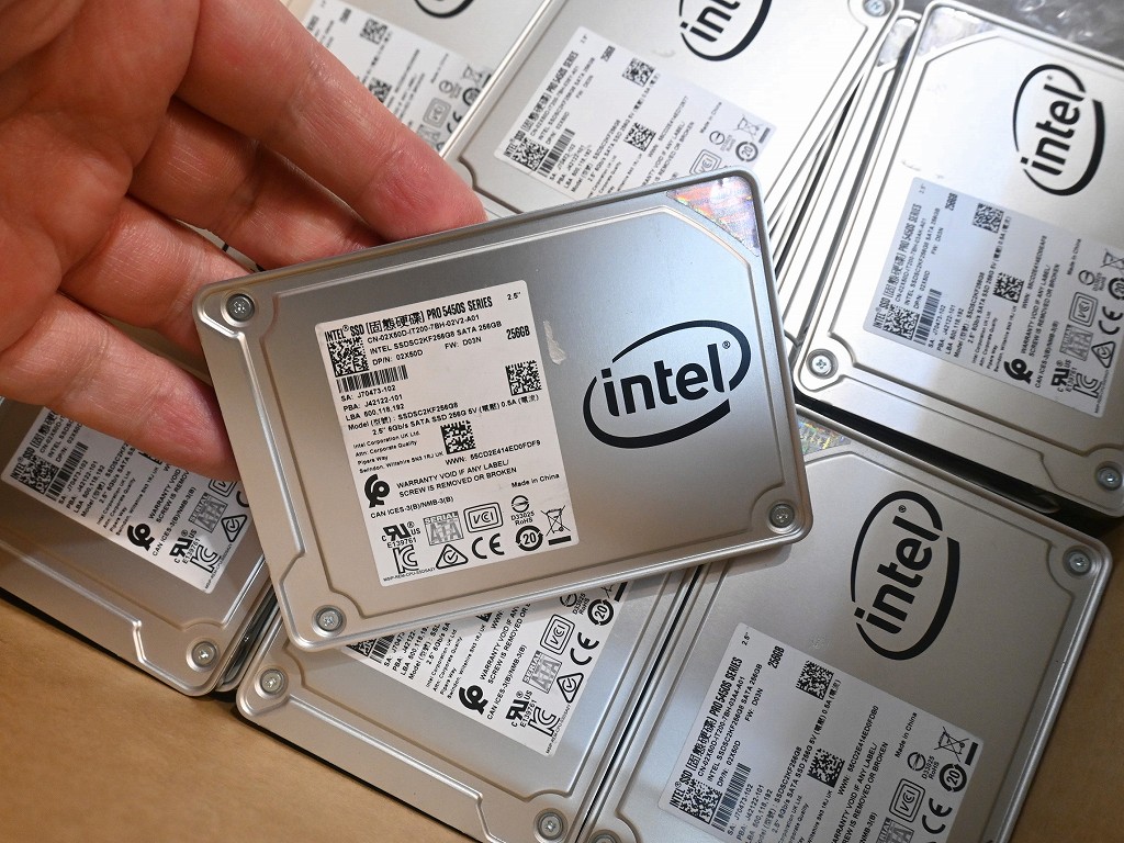 SSD ジャンク扱い　まとめ売り お買い得中古品情報) Intel製2.5インチSSDの256GBモデルが税込3,900円