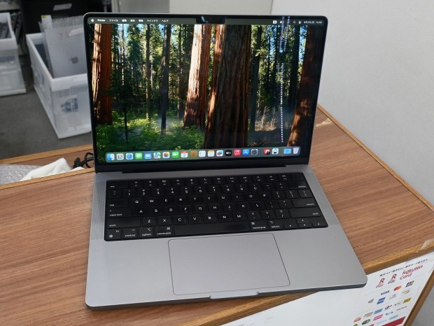 MacBook Pro M2 Pro