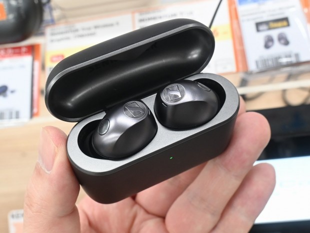 MOMENTUM True Wireless 5
