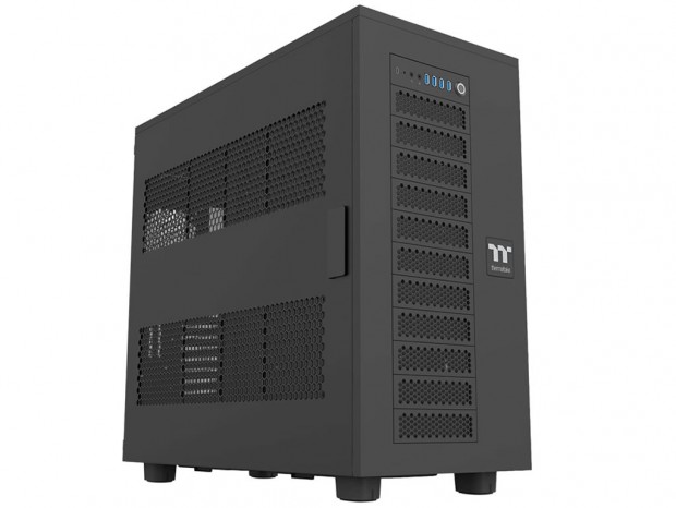最大18台のストレージを搭載、Thermaltakeの巨大フルタワー「AX700」シリーズ