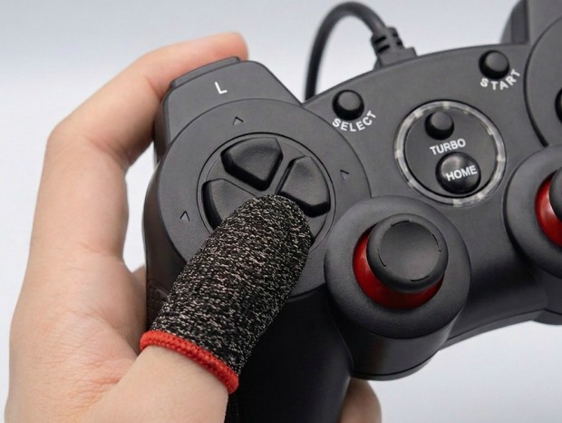 精密なゲーム操作を可能にする銀繊維素材採用のゲーミング用指サック