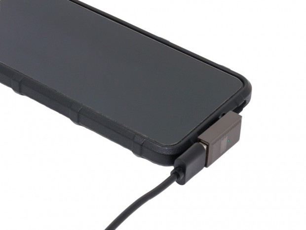 アイネックス、USB Type-Aケーブルをスマホに接続できるL型Type-C変換アダプタ
