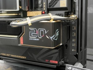 ROG 20周年記念モデル