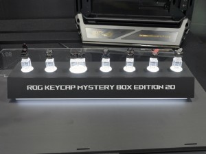 ROG 20周年記念モデル