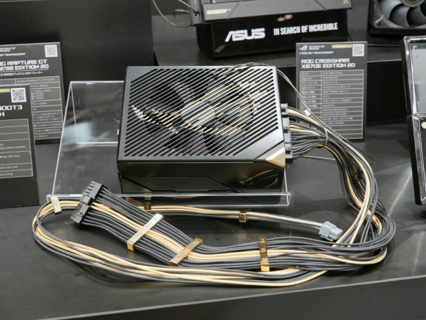ROG 20周年記念モデル