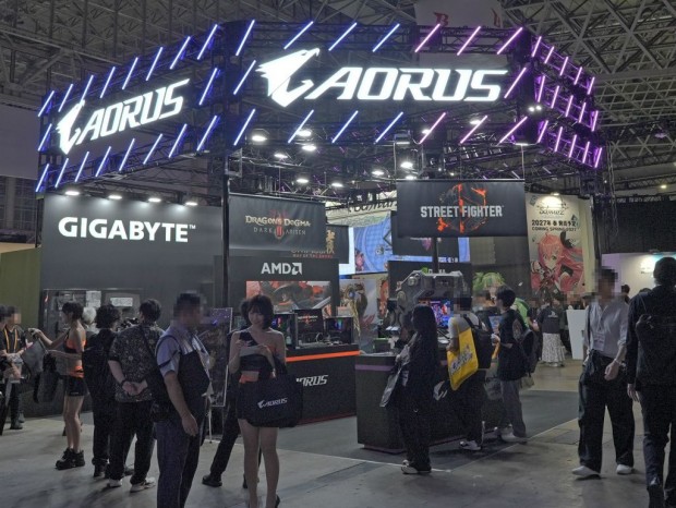 GIGABYTE x arkhive コラボ神鷹凛デスクトップPC