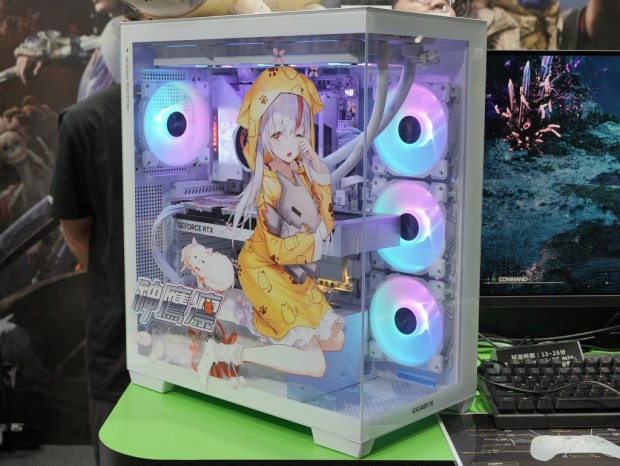 GIGABYTE x arkhive コラボ神鷹凛デスクトップPC