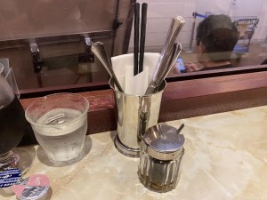 ハイボールバー上野駅1923のカツカレー