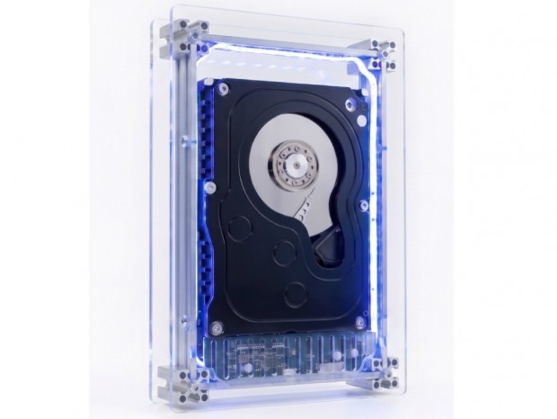 ITPROTECH、クリアパネルとLEDで魅せる組み立て式HDD/SSDケース
