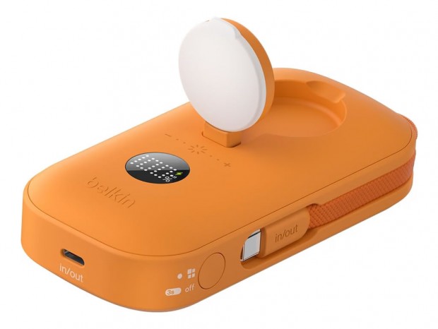 暗闇で人の動きを検知して自動点灯。Belkin、LEDライト搭載10,000mAhモバイルバッテリー