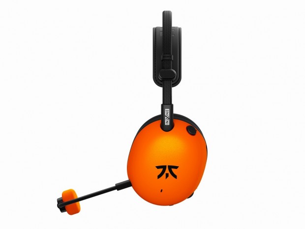 ソニー、Fnatic共同開発のプロ仕様ゲーミングイヤホン「INZONE E9」など2製品に新色