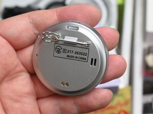 動くデジタル缶バッジ