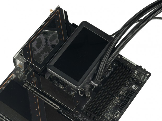 iCUE LINK TITAN II 360 RX LCD