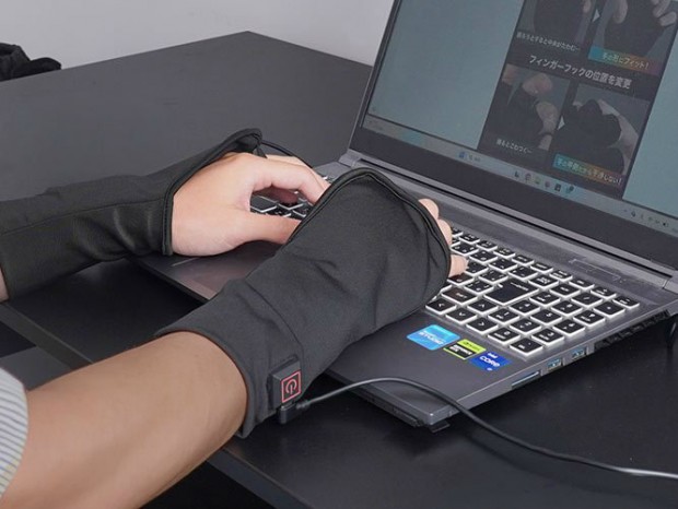 素手の感覚はそのままに手の甲を温める「ゲーミング手甲ヒーター」がサンコーから