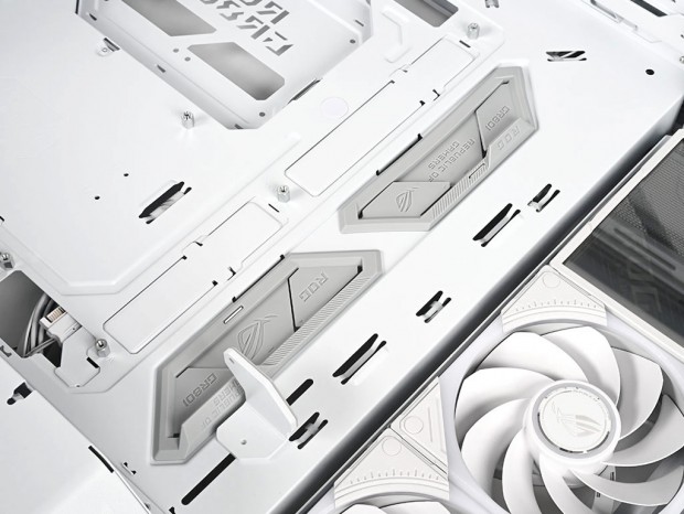ASUS「ROG Cronox ARGB」
