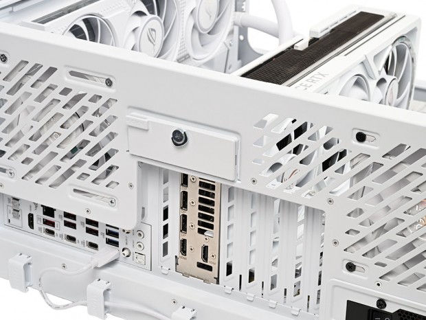 ASUS「ROG Cronox ARGB」