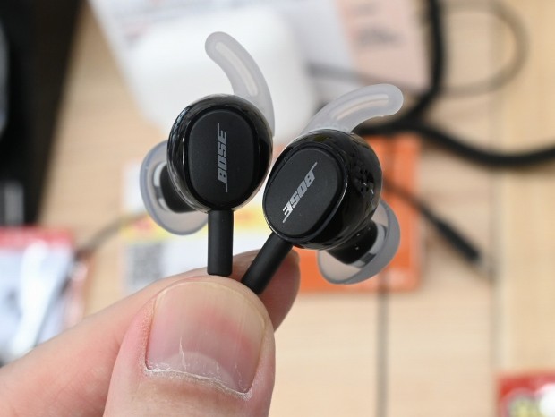 Noise Cancelling Wired Earbuds