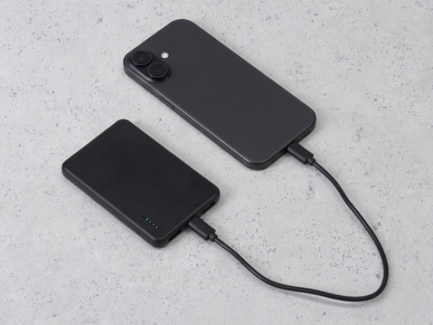 サンコー、半固体電池採用で厚さ11mmの薄型5,000mAhモバイルバッテリー発売