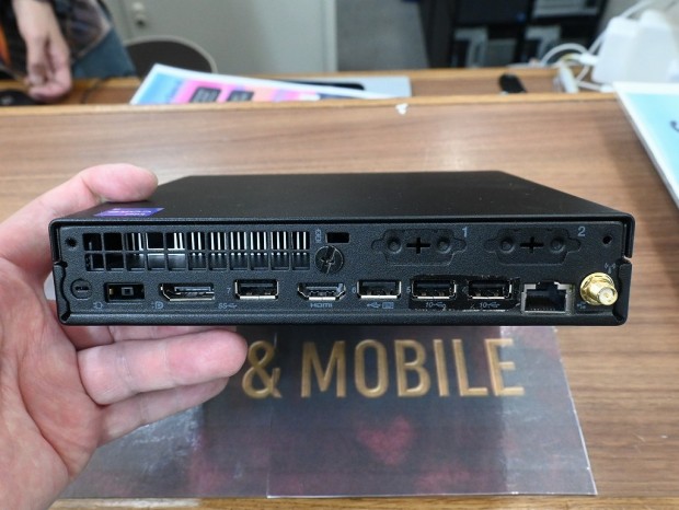 ThinkCentre M70q Tiny Gen 4
